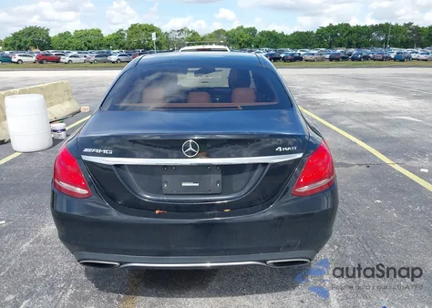 2015 Mercedes-Benz C 300 4Matic/Luxury 4Matic/Sport 4Matic z USA, uszkodzony, nr VIN 55SWF4KB5FU031879